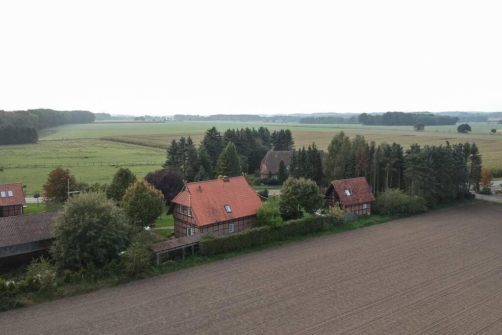 Fachwerk-Ferienhaus, Ruhe auf dem Land, Haustiere willkommen, Leihfahrräder Kirchlinteln Exterior foto